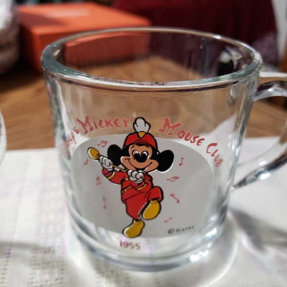 Two Vintage 1955 Disney's Mickey Mouse Club Clear Glass coffee or juice cups - Picture 4 of 10